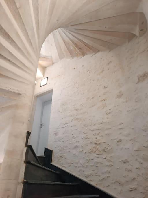 Appartement Centre Ville Historique Avec Terrasse Et Climatise Perigueux Luaran gambar