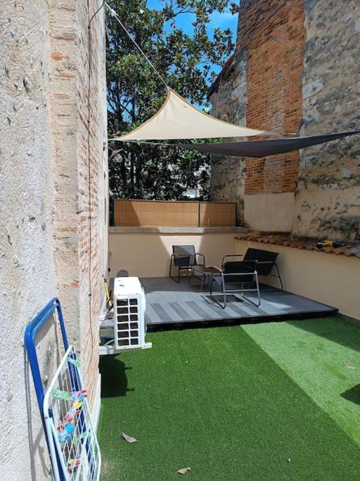 Appartement Centre Ville Historique Avec Terrasse Et Climatise Perigueux Luaran gambar