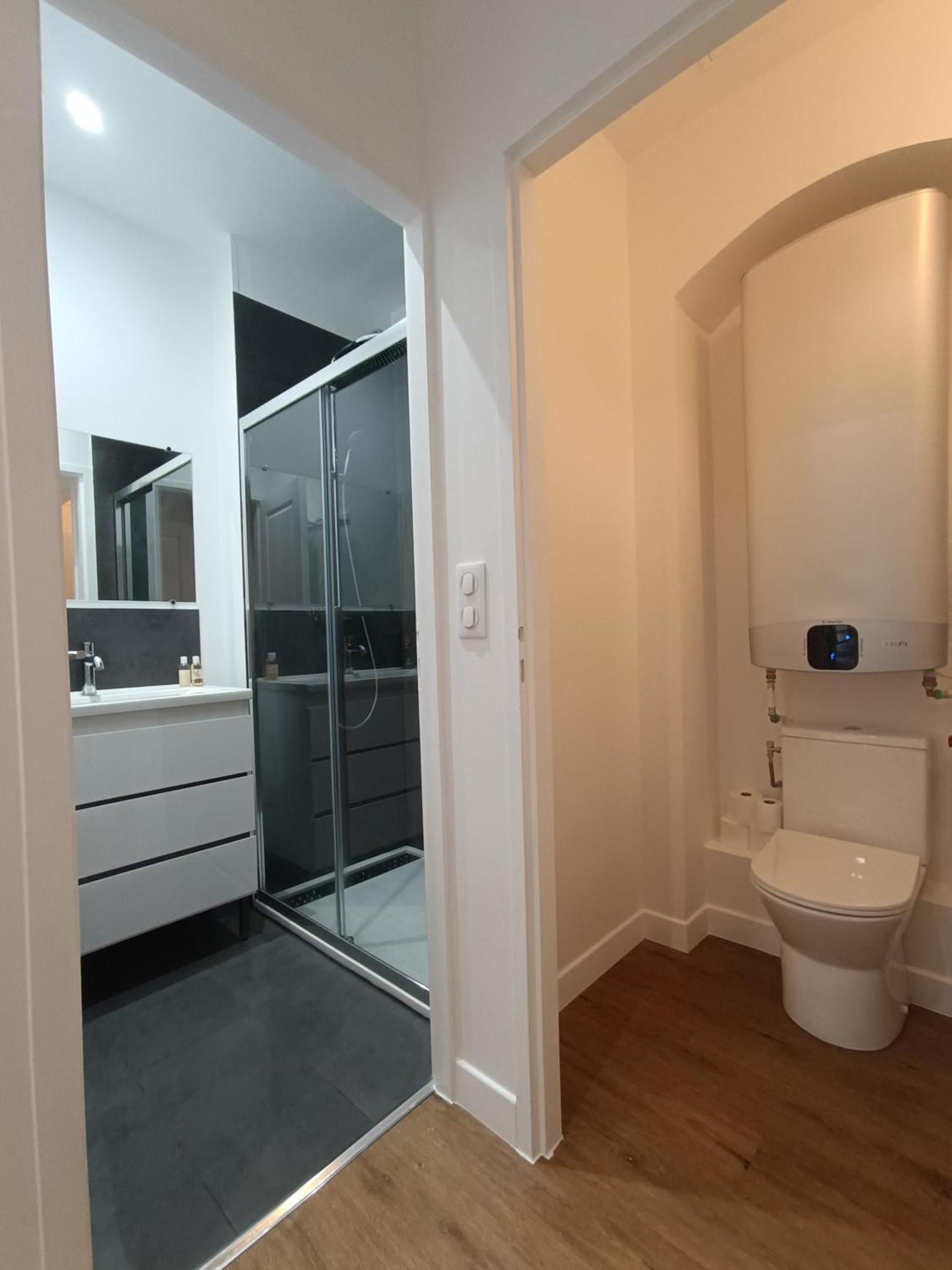 Appartement Centre Ville Historique Avec Terrasse Et Climatise Perigueux Luaran gambar